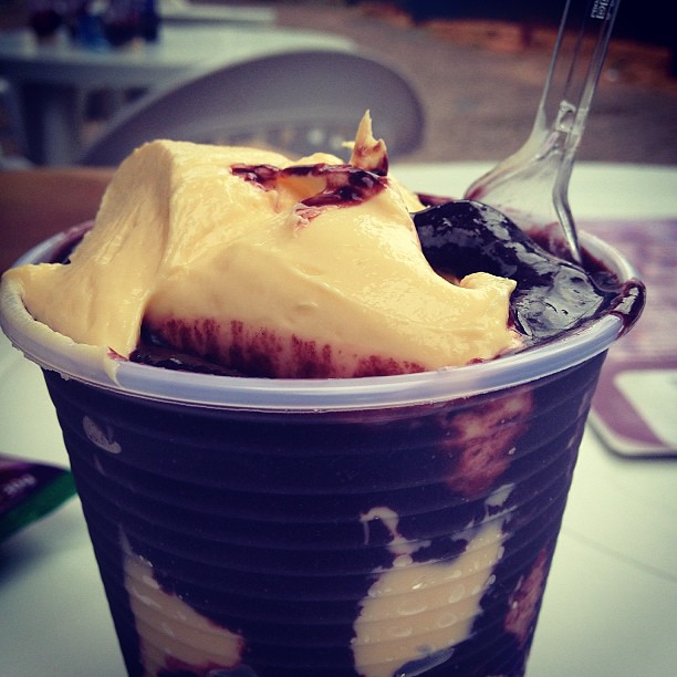 Delícias de Minas Açaí com mousse de maracujá, bom d+ is… Flickr