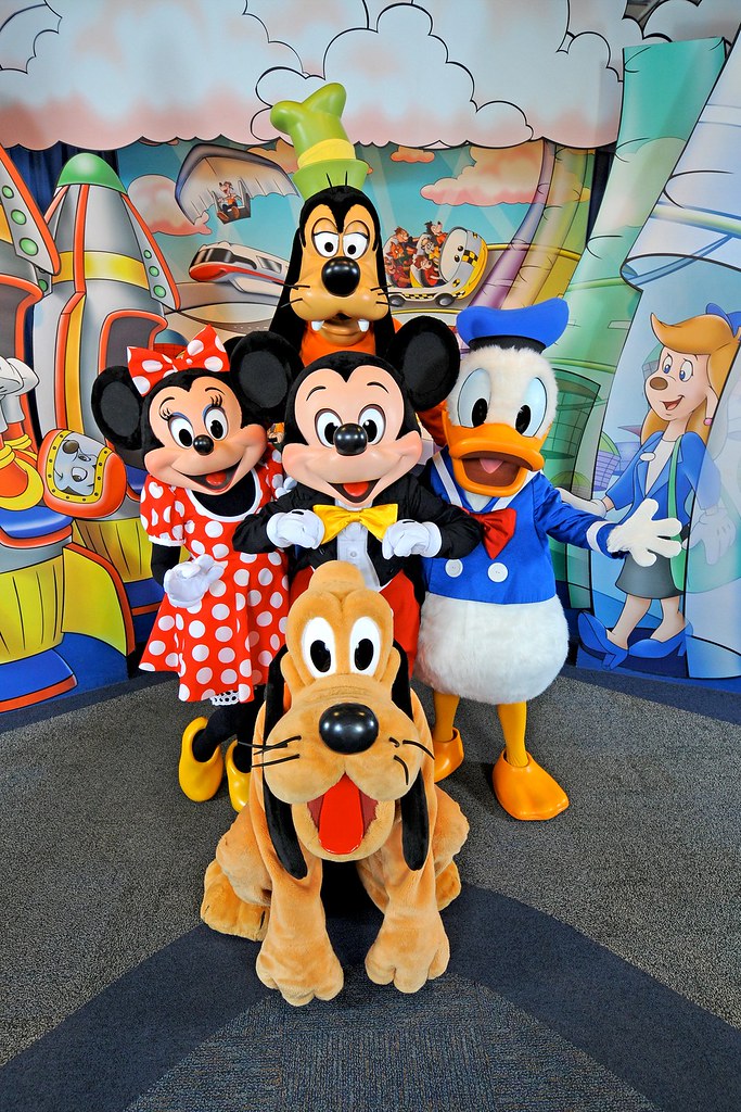 Mickey Mouse, Minnie Mouse, Goofy, Pluto, and Donald Duck … Flickr