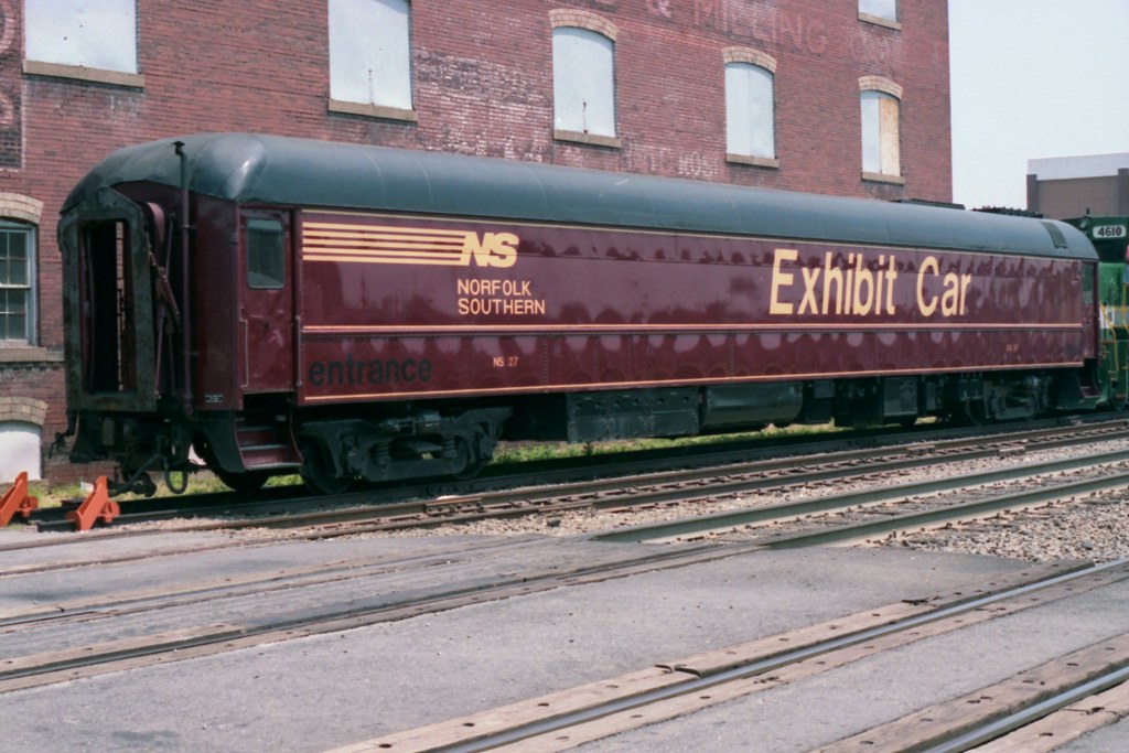 NS Exhibit Car Norfolk Southern Exhibit Car NS27 at the 19… Flickr