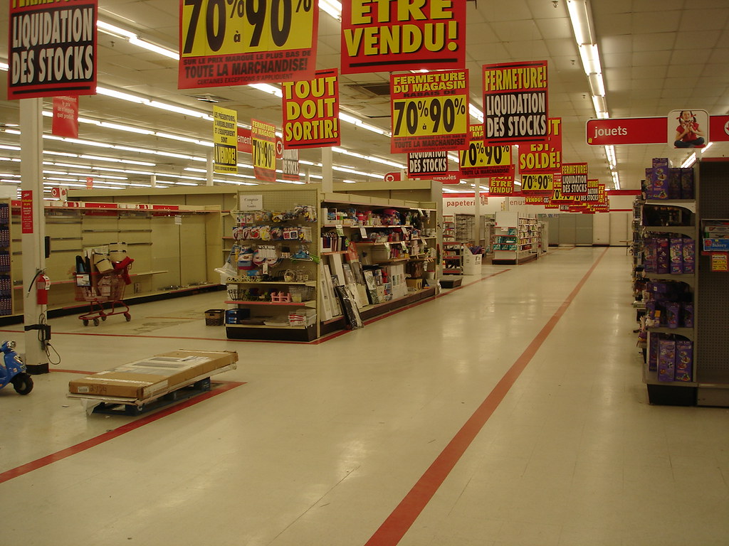 Zellers closing sale Zellers store 174 in 8 … Flickr