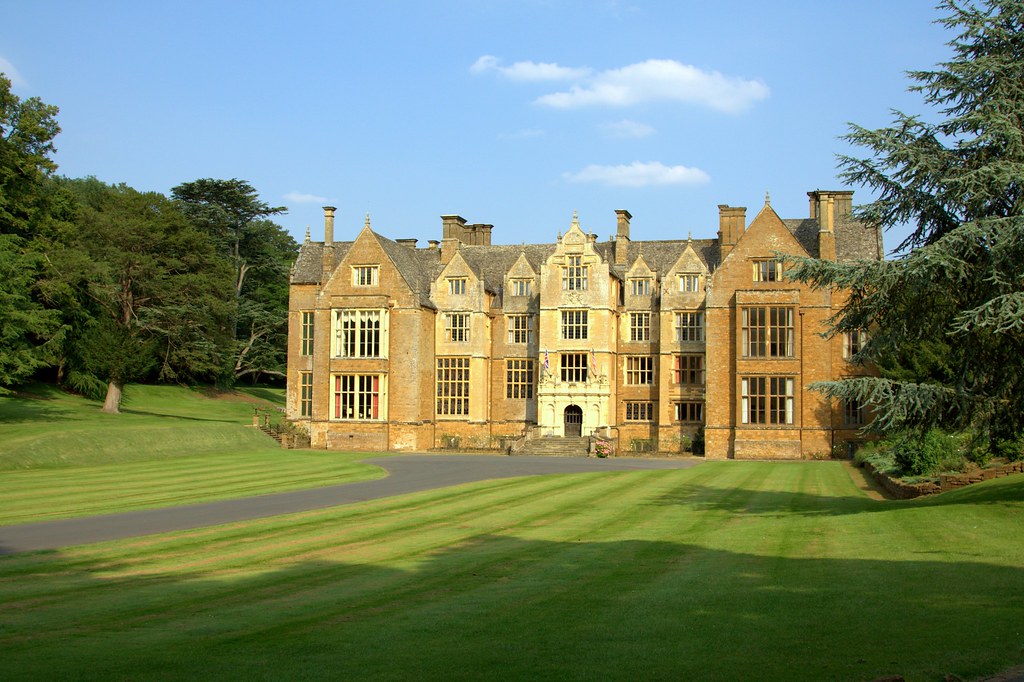 Wroxton Abbey ALAMY Wroxton Abbey is a Jacobean house in O… Flickr