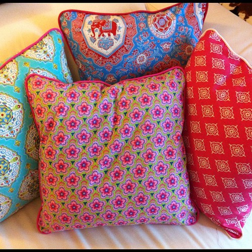 Technique mastered!!! Cushion with invisible zipper and pi… Flickr