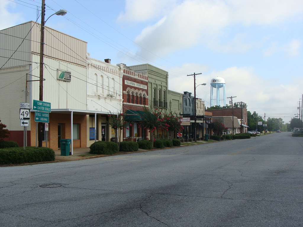Downtown Dadeville, Al. 2010 Population was 3,230. It is t… Flickr