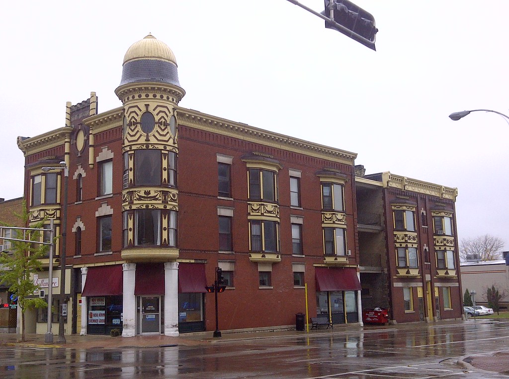 Restored Facade, Downtown Janesville, WI artistmac Flickr