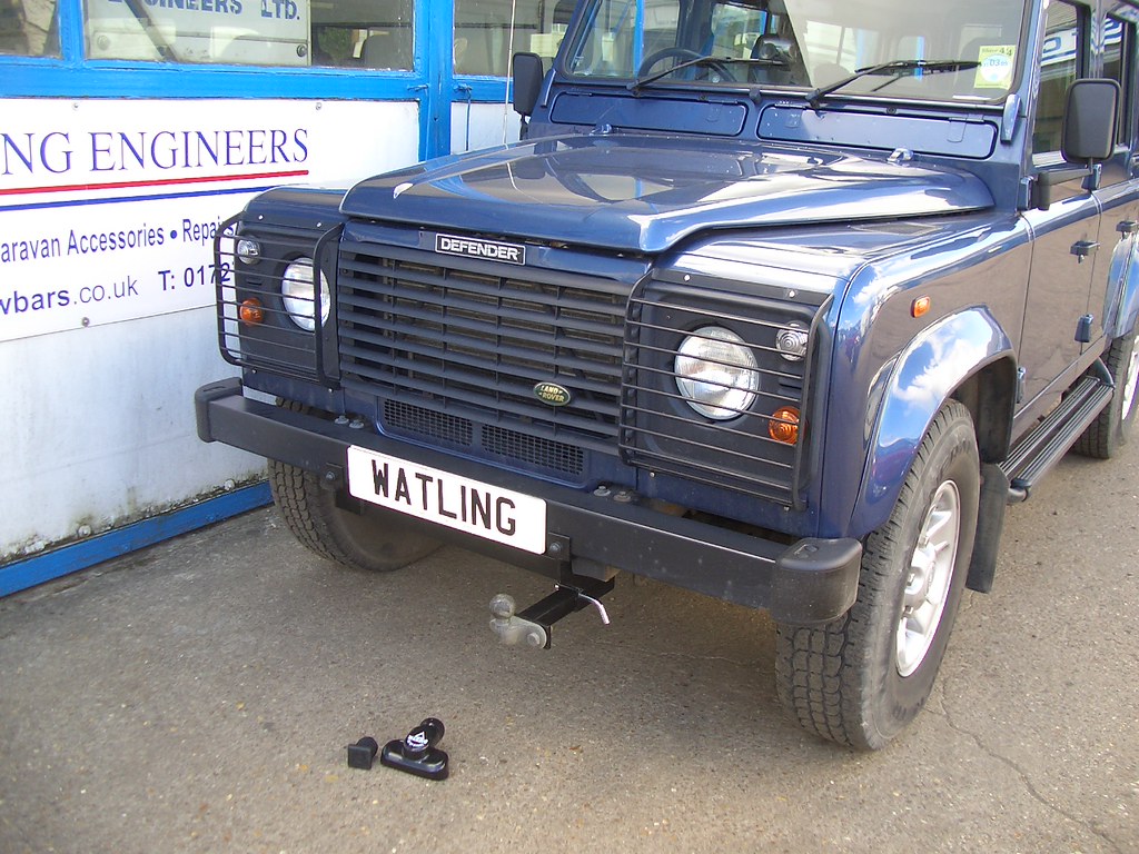 Defender 4 with front towbar Adding a front towbar to a ve… Flickr
