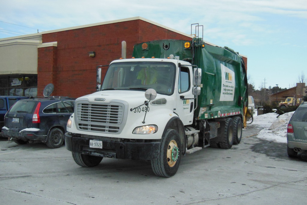 WM Canada Inc 310480 Freightliner garbage truck Ottawa, On… Flickr