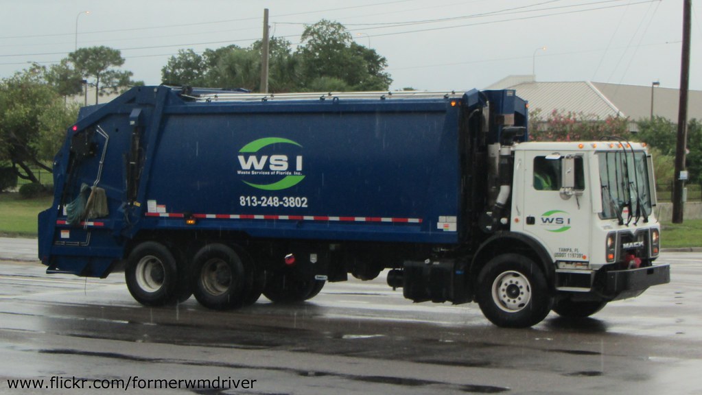 Progressive Waste Solutions 2011 Mack MRU / EZ Pack Gol… Flickr