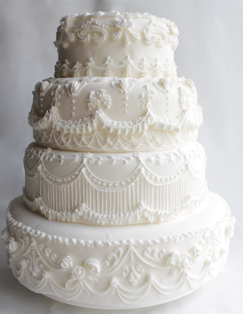 classic wedding cake My first time of creating tiered cake… Flickr