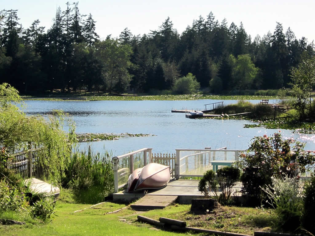 Magic Lake Magic Lake is a popular residential neighborhoo… Flickr