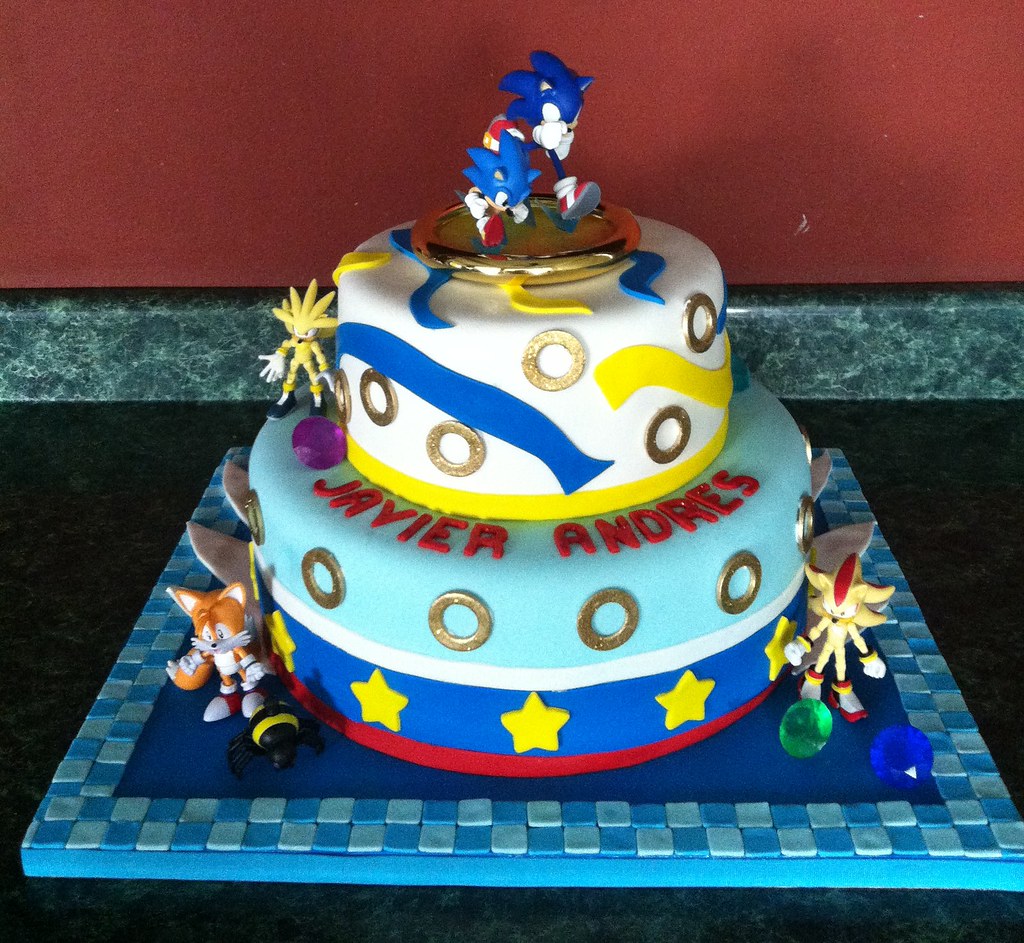 Sonic Theme Cake First Tier 2 layers chocolate cake with c… Flickr
