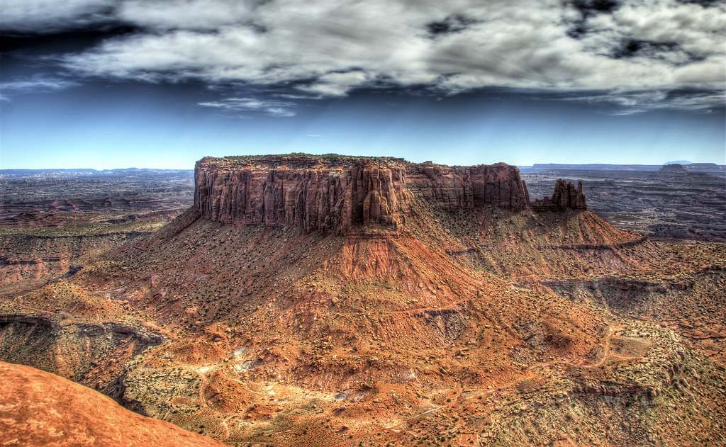 Junction Butte isolated mesa of Wingate sandstone, south… Flickr
