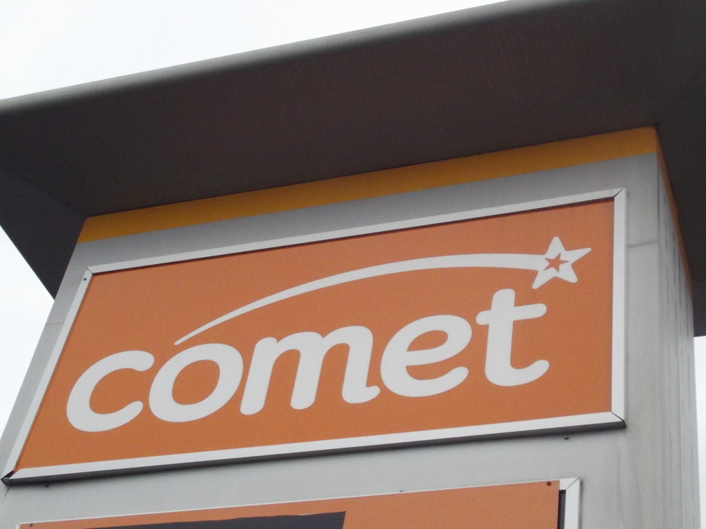 Comet Shirley, Solihull sign Comet has gone into admin… Flickr