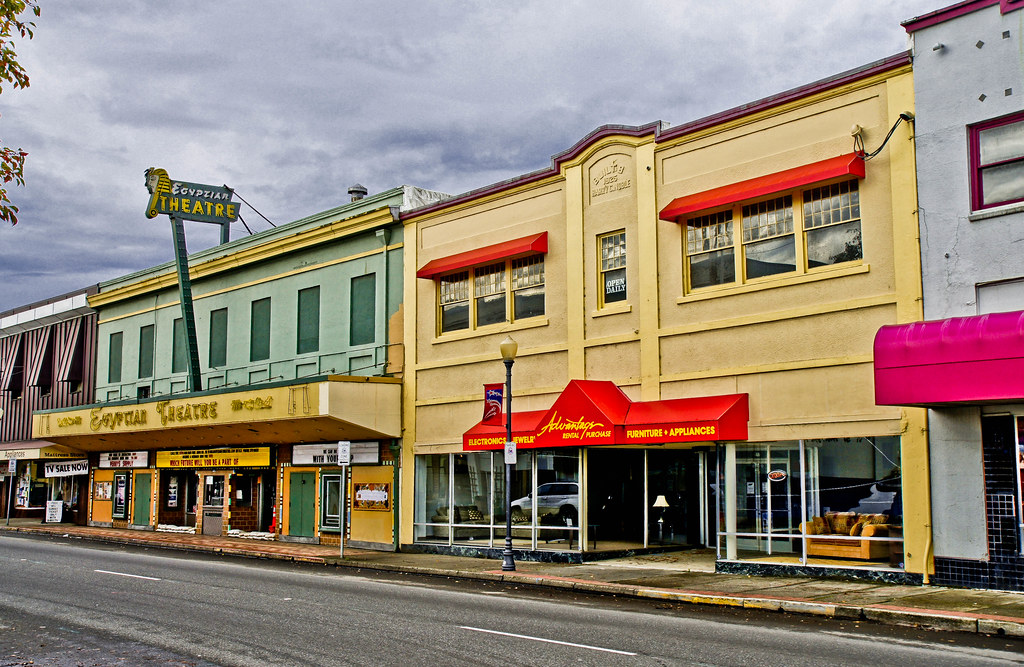 Old Downtown Coos Bay DSC06024 Fronting on U.S. Highway… Flickr
