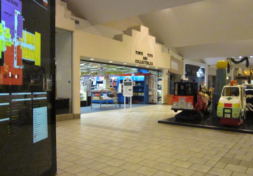 Crossroads Mall, Omaha, NE Rather empty mall directory, ki… Flickr