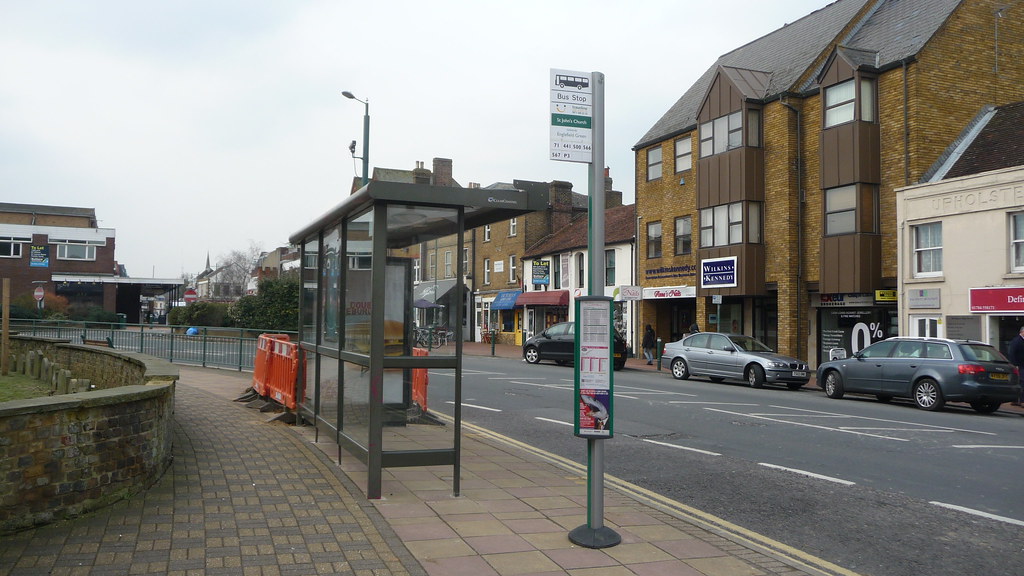 Egham temporary bus stop (P3 photo 12) While Arndale Way … Flickr