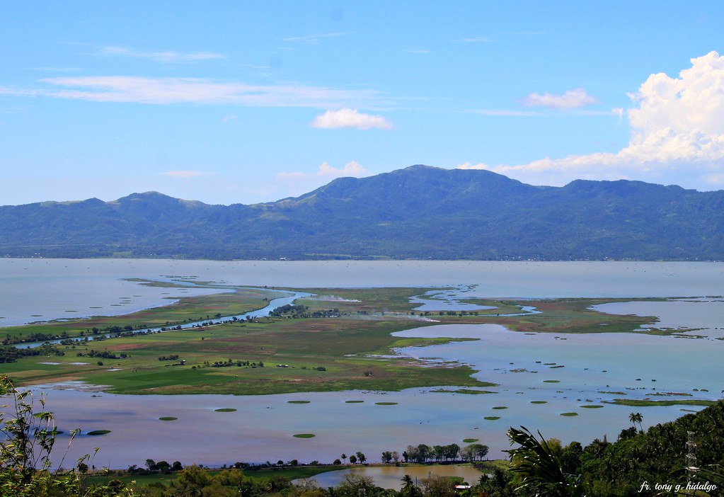 laguna de bay Laguna de Bay is the largest lake in the Phi… Flickr