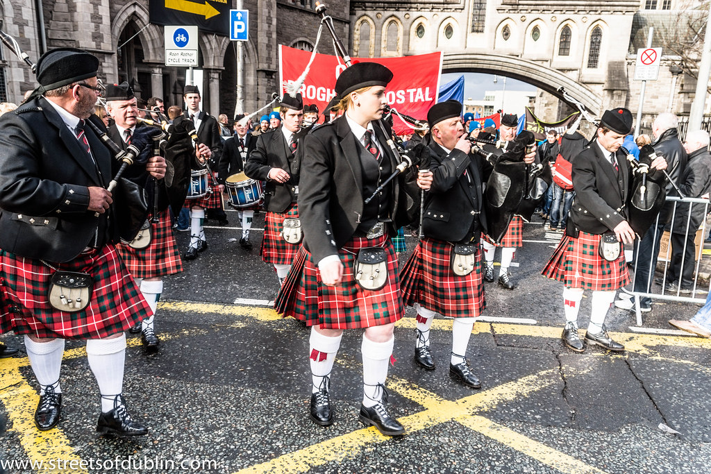 Bagpipers In Dublin (Men And Women In Kilts) Bagpipes are … Flickr