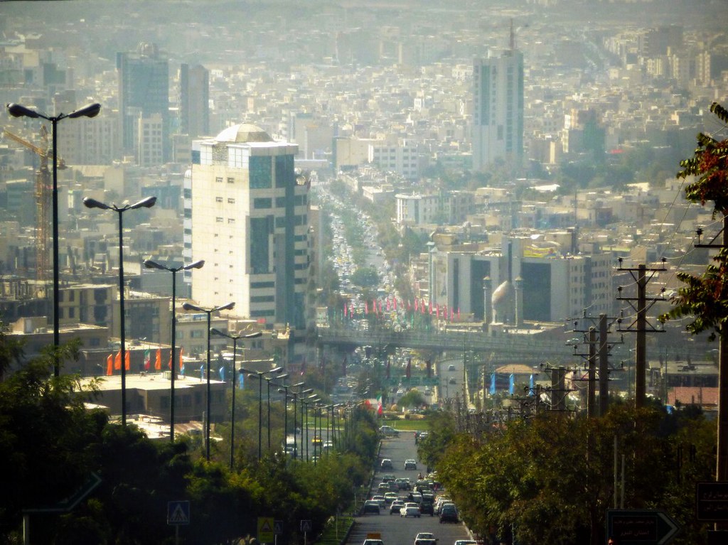 Karaj skyline 【Karaj, Iran】 A main Karaj avenue crosses th… Flickr