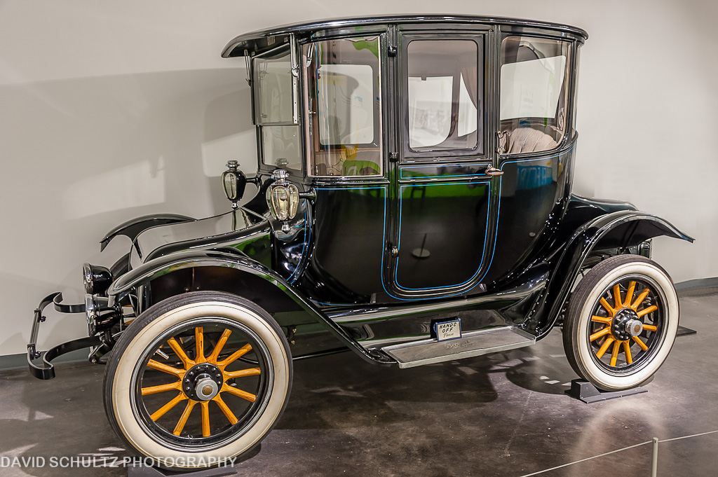 1914 Detroit Electric An electric car that can go over 200… Flickr