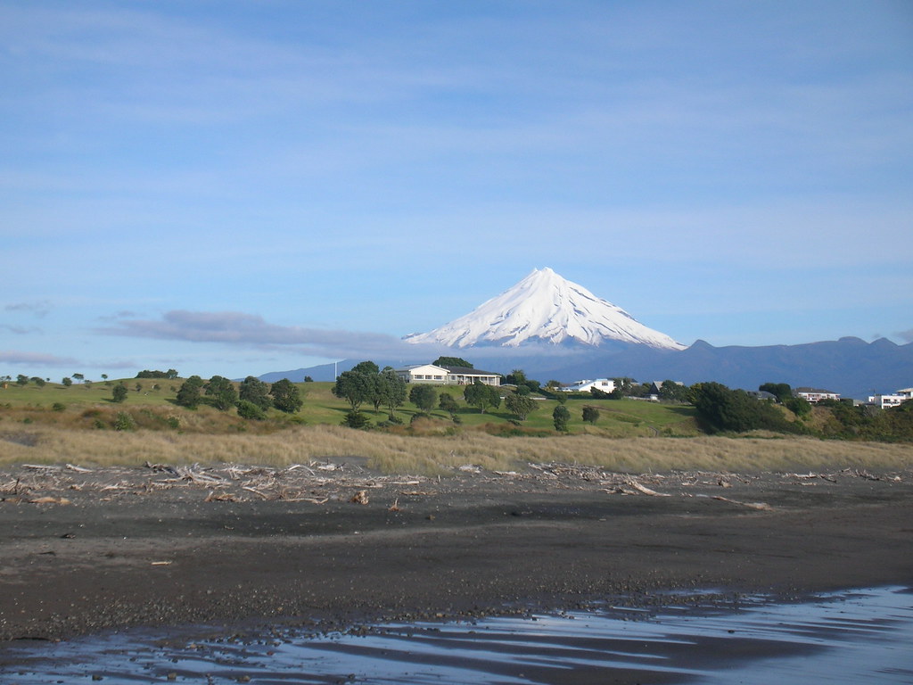 Mount Taranaki Inglewood, New Zealand Melissa Cotsford Flickr