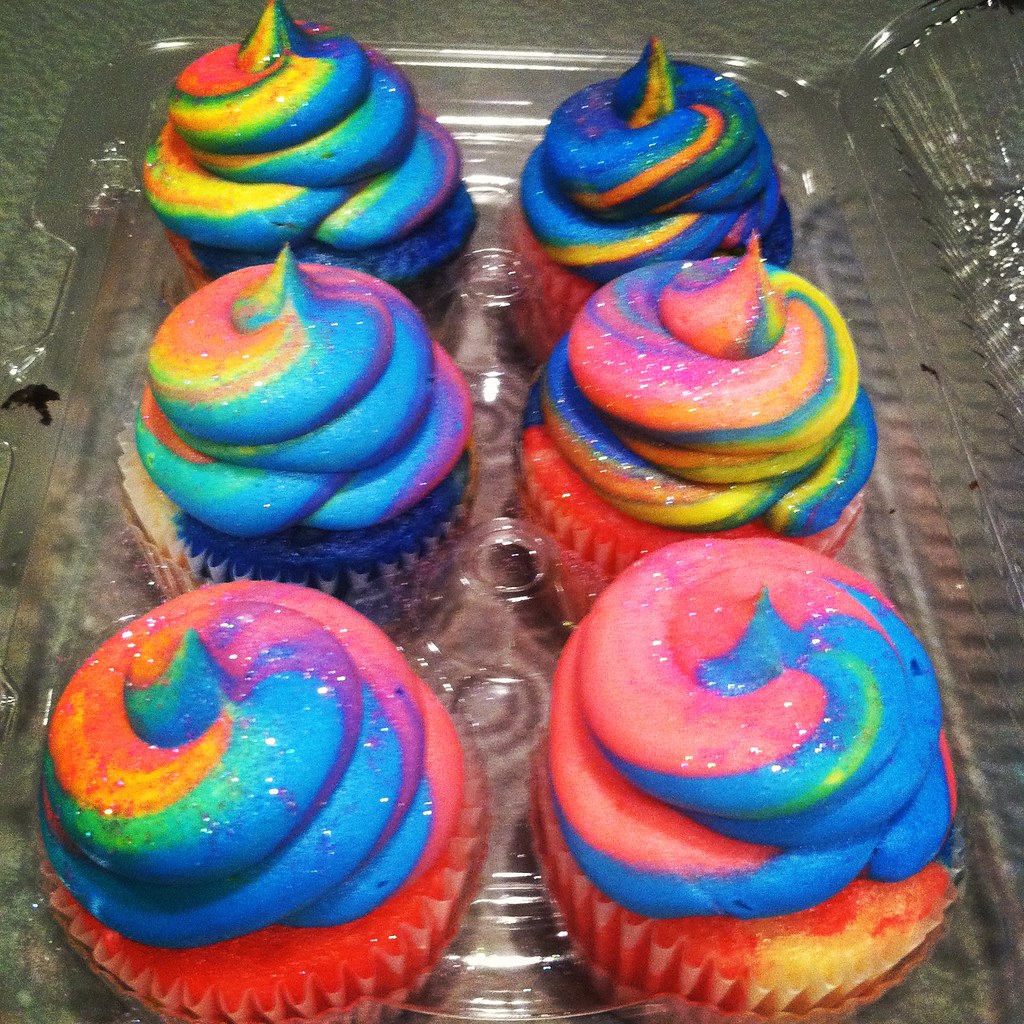 Pretty Glitter Rainbow Cupcakes by Amanda Cupcake www.ama… Flickr