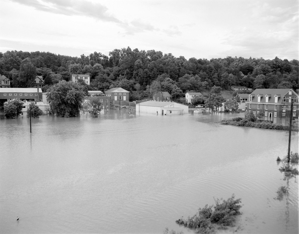 View of Rt. 6 Flooding View from the James River Bridge in… Flickr