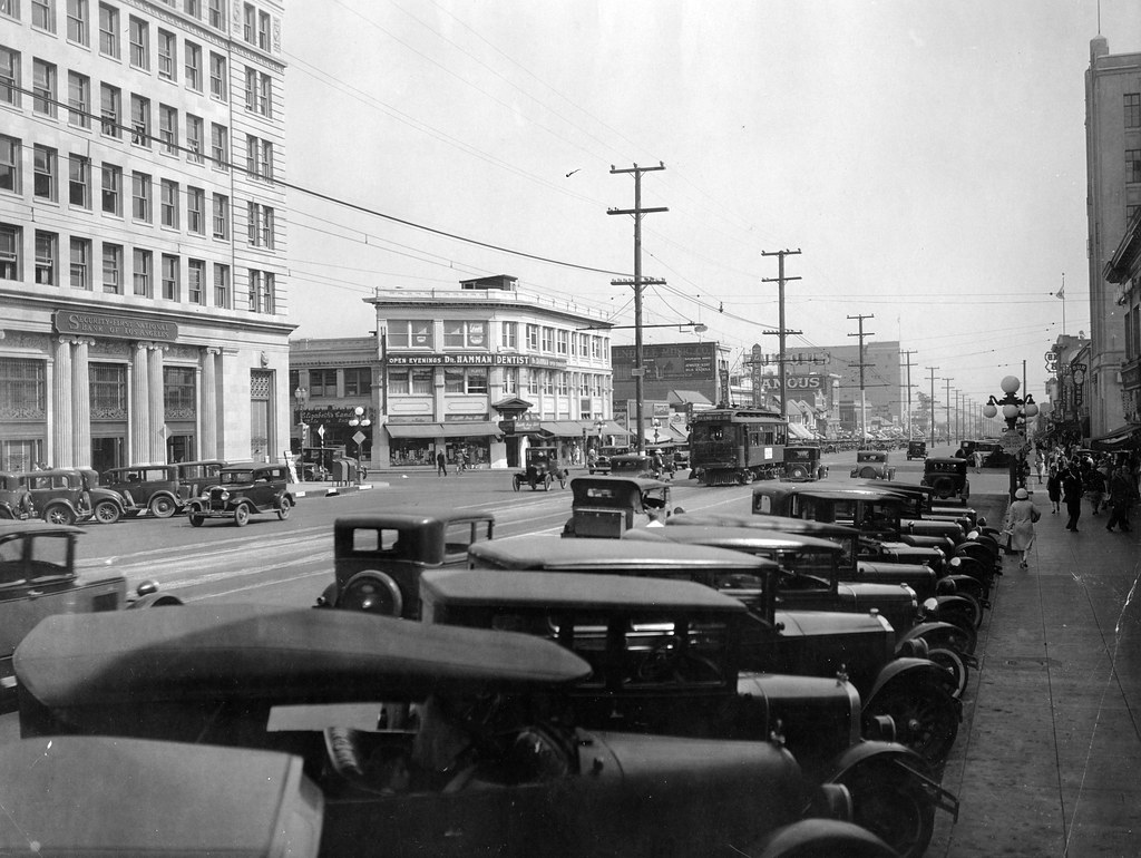 Downtown Glendale circa 1920 Downtown Glendale, looking so… Flickr