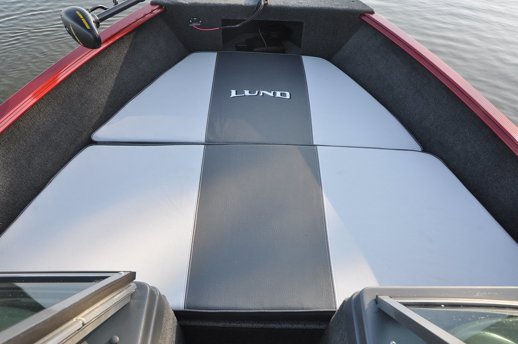 1650 Rebel XL Optional Bow Cushion Lund Boats Flickr