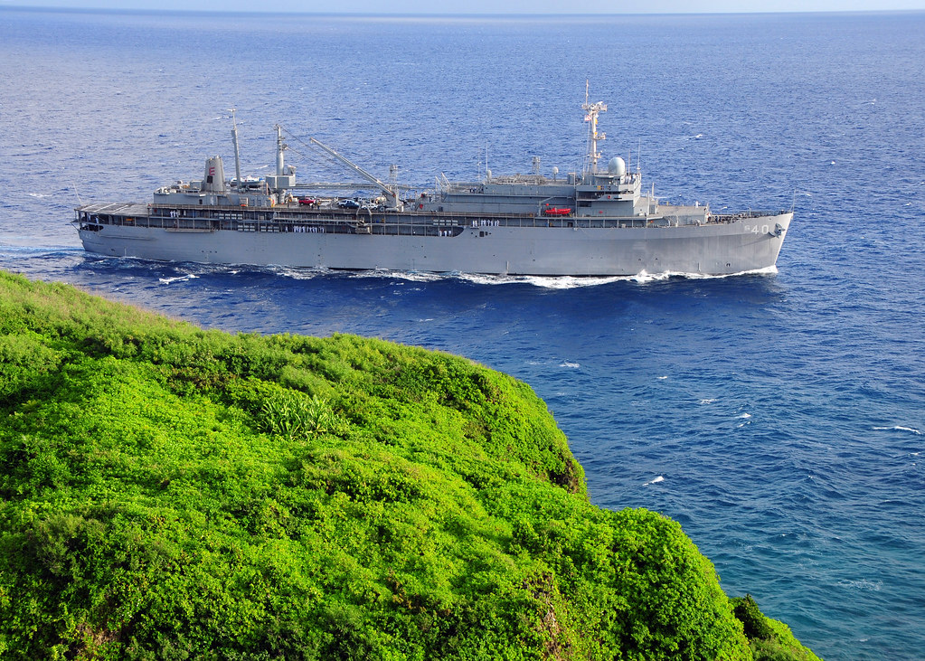 USS Frank Cable (AS 40) 120730NBK435129 OROTE POINT, Gu… Flickr