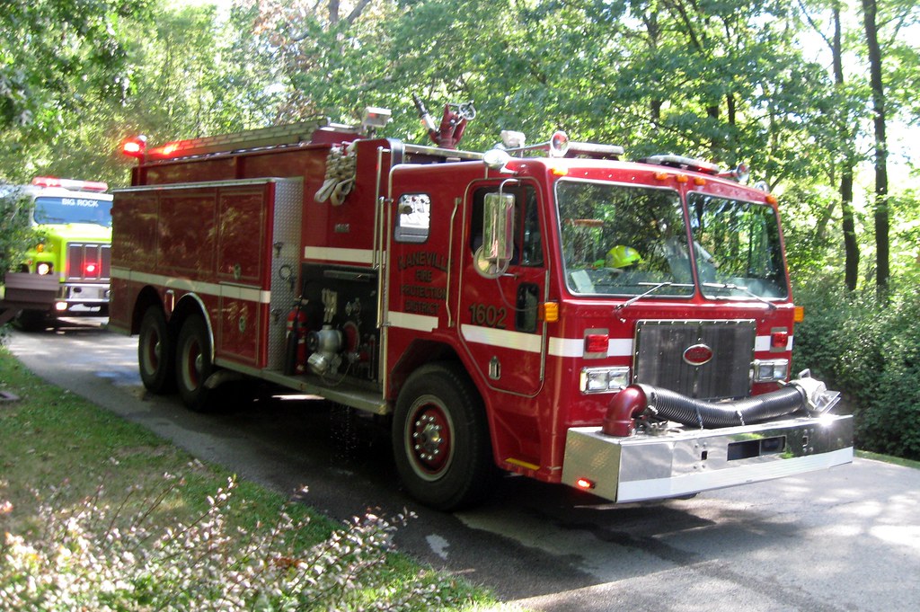 IL Kaneville Fire Department 1602 at Full involved house… Flickr