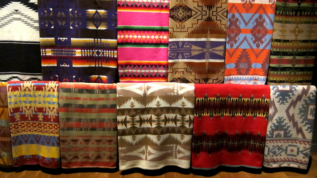 American Indian Trade Blankets, VMFA, Chihuly Exhibit IMG_… Flickr