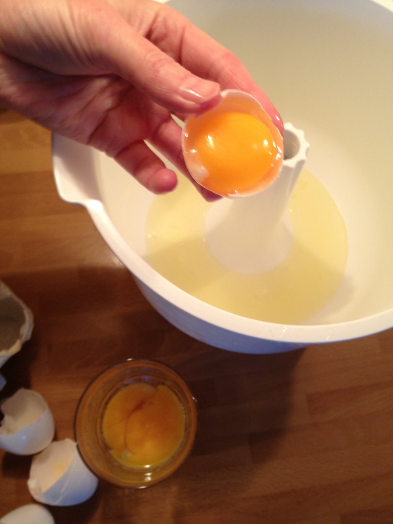 Seperate the egg whites from the egg yolks Separate the eg… Flickr