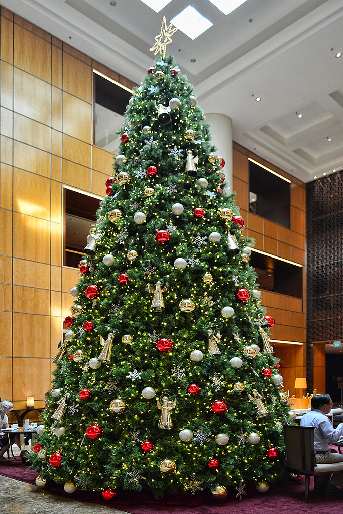 Christmas Tree At the Singapore Marriott Hotel, Orchard Ro… Choo