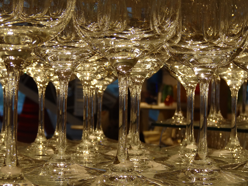Stemware Stemware displayed at the Crate and Barrel store … Flickr