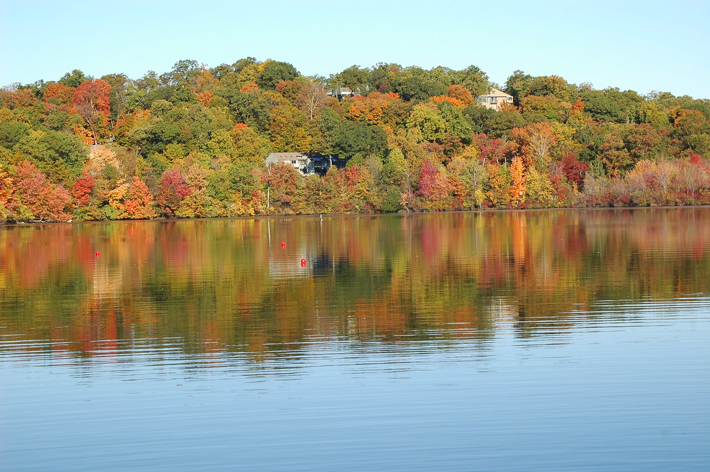 Fall Lake Kinnelon Smoke Rise NJ Tom Hannigan Flickr