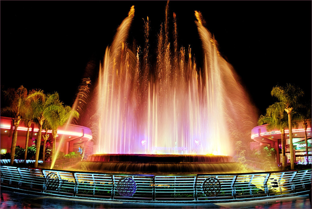 Epcot Water Fountain Water fountain timed to music SevenOneSeven