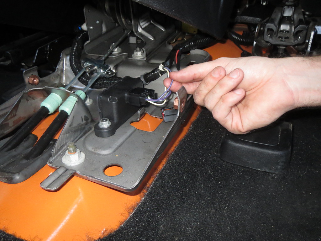 Step 6 2012 Jeep Wrangler JK stability control / traction… Flickr