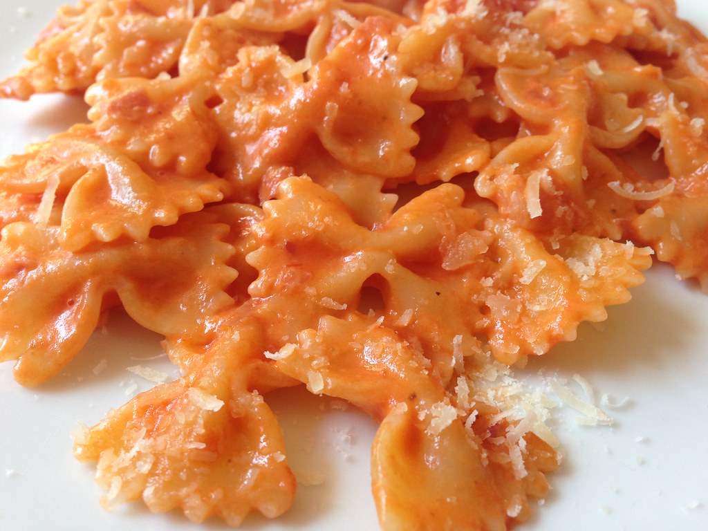 Farfalle alla Vodka / Bow tie pasta with Vodka sauce Flickr