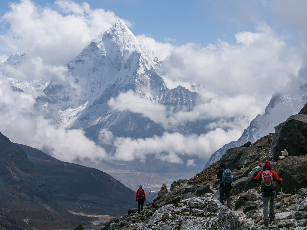 Himalaya I Descending from Cho La pass towards Dzongla, Ne… Flickr