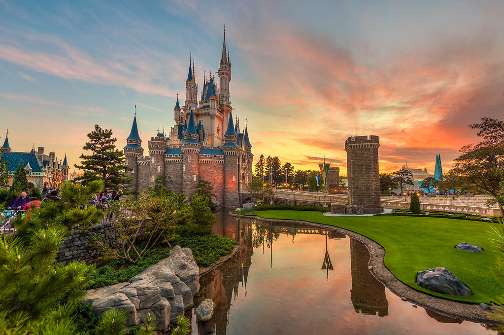 Cinderella Castle Sunset Familiar but different is a commo… Flickr