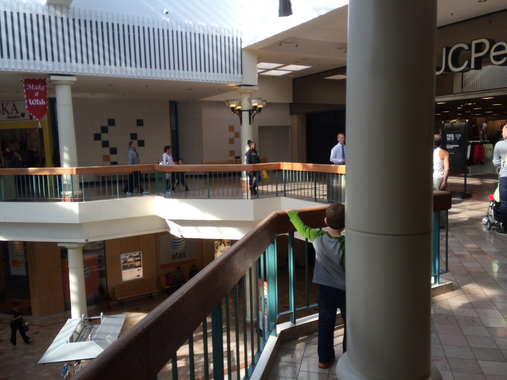 Woodbridge Center Mall Woodbridge NJ Tom Simpson Flickr