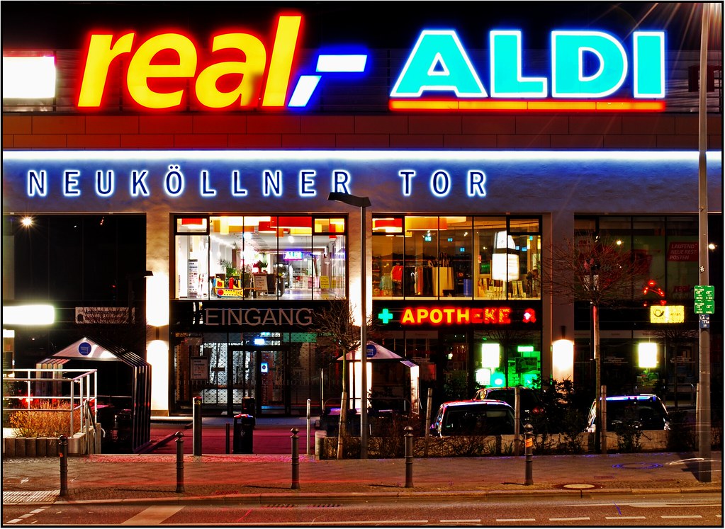 NEUKÖLLNER TOR BERLIN am 22.III.2015 KarlMarxStr. PETERSHAGEN