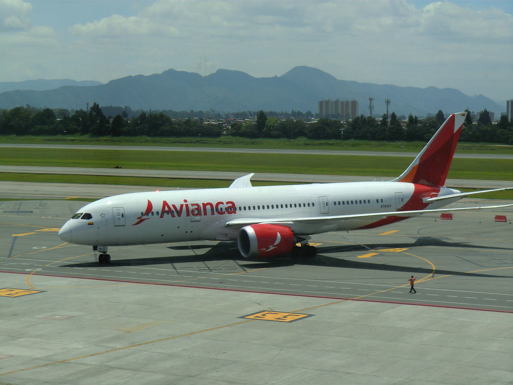 Avianca Boeing 787 Business Class Bogota to Lima Premium Cabin Deals