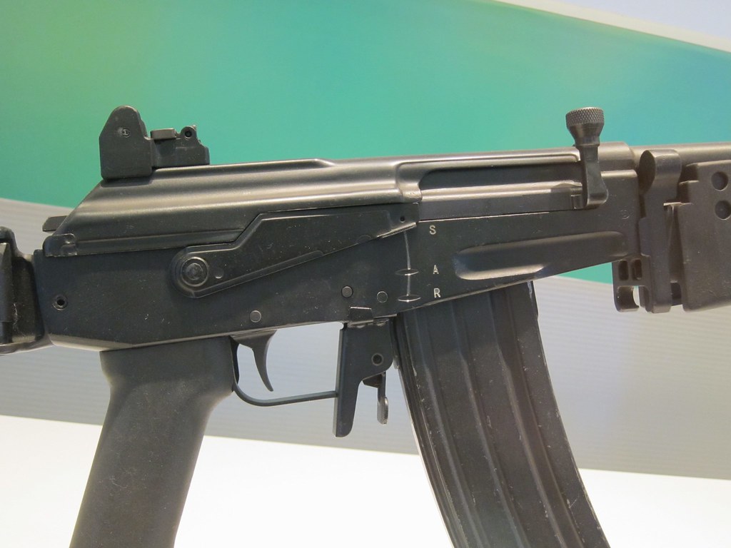 South African 5.56mm R4 assault rifle James Tung Flickr