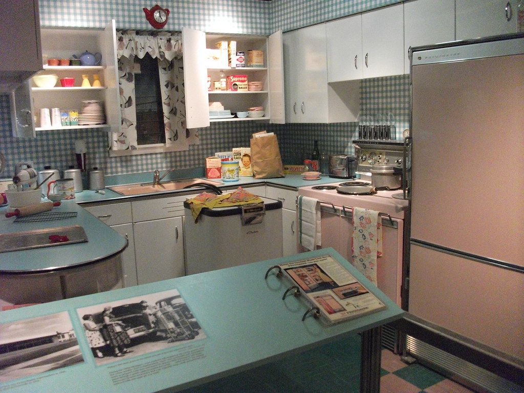 Vintage kitchen 1 Vintage kitchen display at the Michigan… Flickr