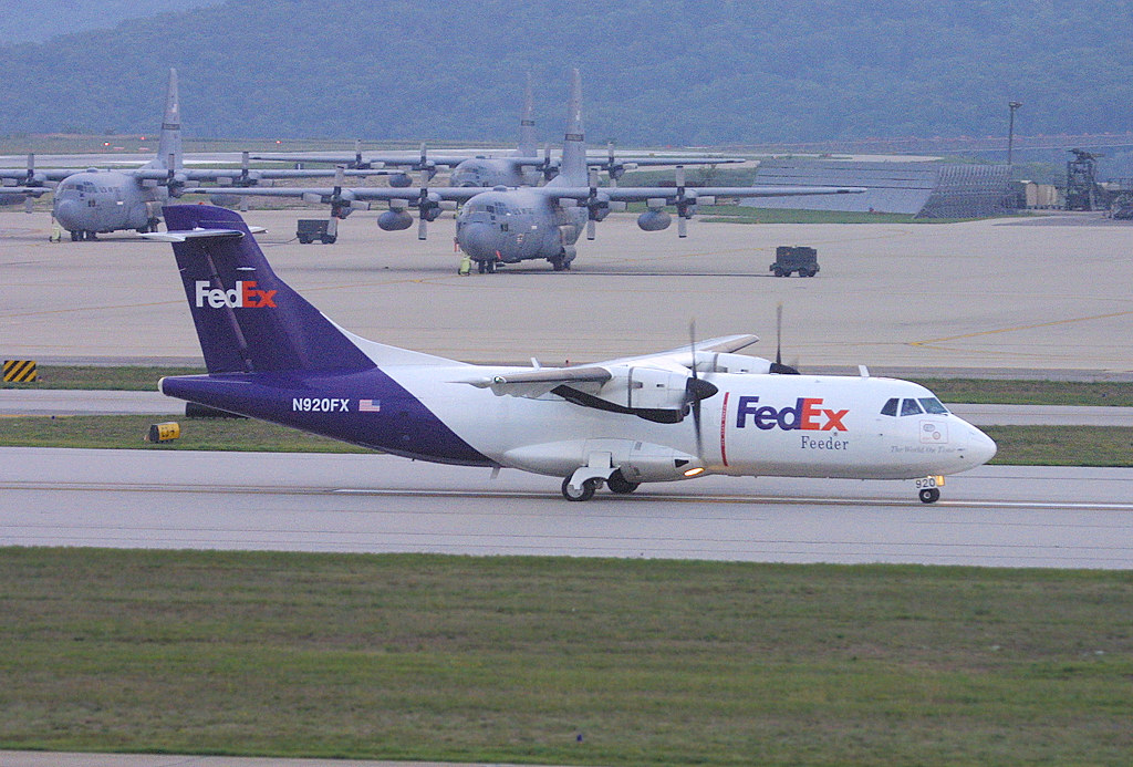 FedEx Aerospatiale ATR 42, N920FX, at CRW, West Virginia. … Flickr