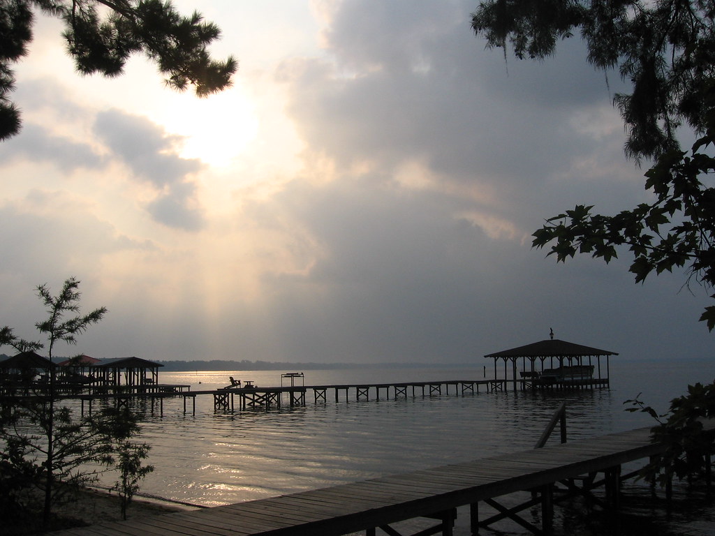 Lake Waccamaw sunrise Laurie O'Neill Flickr