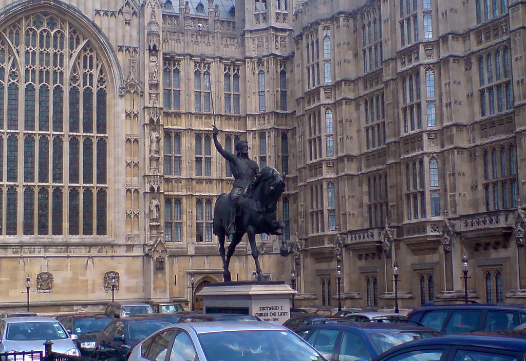House of Lords The statue of Richard the Lionheart outside… Flickr
