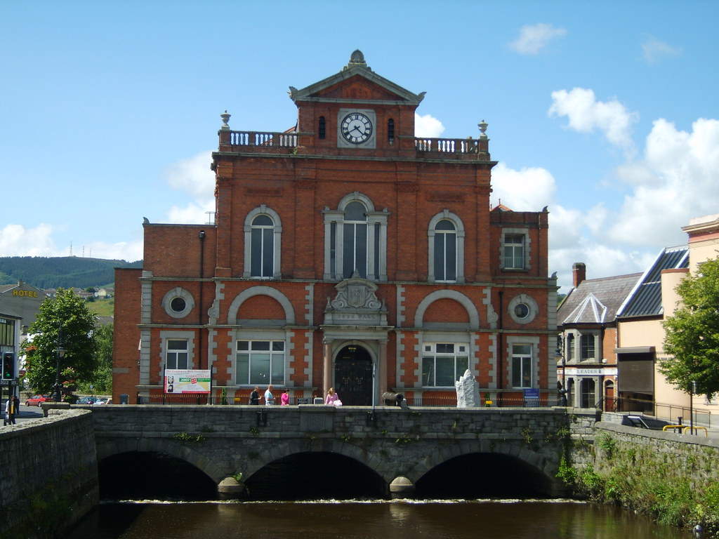 Newry Town Hall Notice that the Town Hall is built on the … Flickr