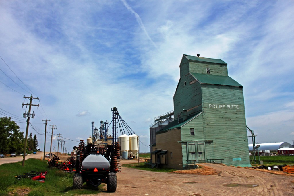 Private Picture Butte, Alberta Former Alberta Wheat Pool… Flickr